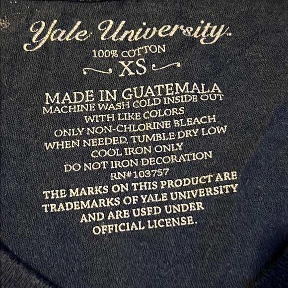 YALE Women’s V-Neck Blue and White Tee Shirt Distressed Lettering Size Small - Picture 8 of 11